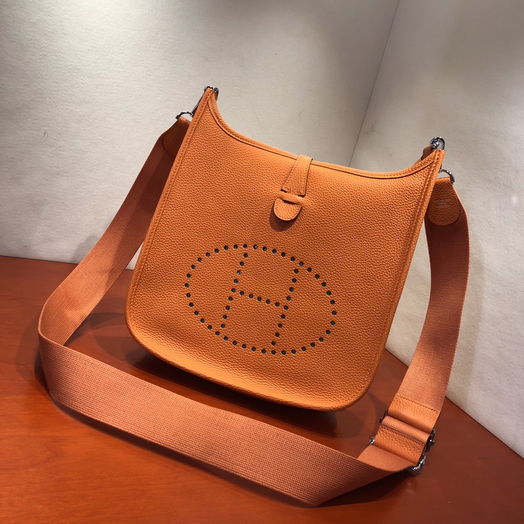 Hermes Evelyne III 29 PM Shoulder Bag In Orange Clemence Leather